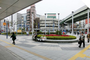 阪神電車「野田駅」南口前
